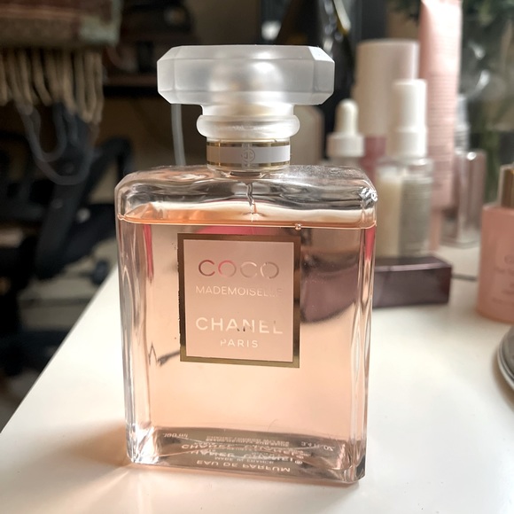 Mademoiselle perfum - Picture 3 of 3